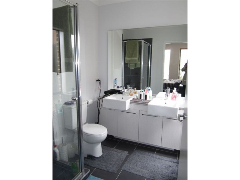 61 Sabel Drive, Cranbourne North VIC 3977