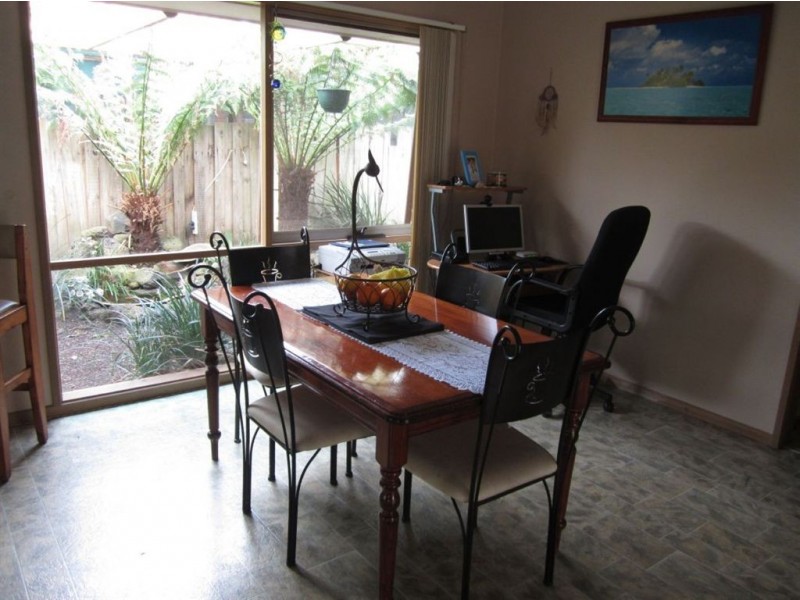 14 Brentwood Drive, Cranbourne North VIC 3977