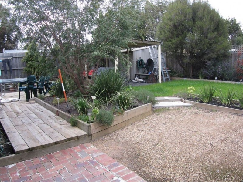 14 Brentwood Drive, Cranbourne North VIC 3977