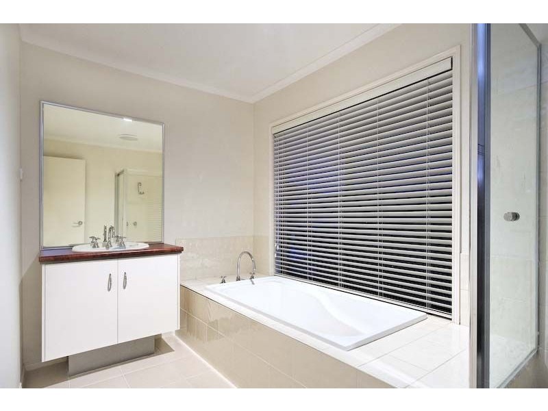 13 Hunt Club Road, Narre Warren South VIC 3805