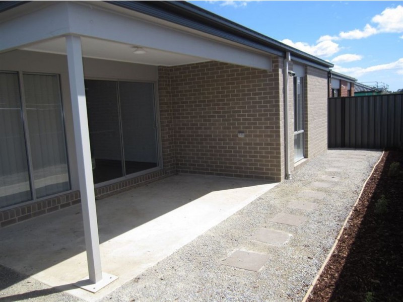 6 Jutland Close, Clyde North VIC 3978