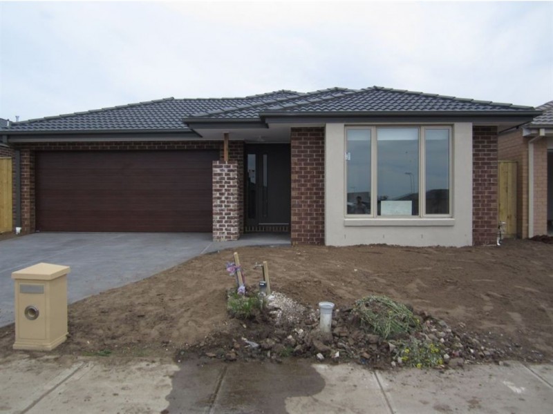12 Copernicus Circuit, Cranbourne VIC 3977