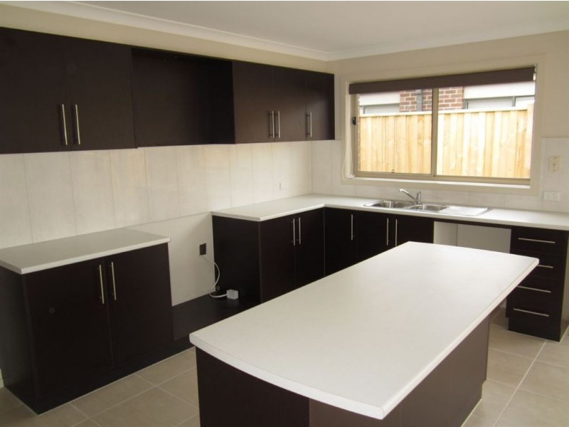 12 Copernicus Circuit, Cranbourne VIC 3977