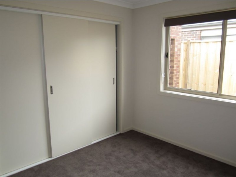 12 Copernicus Circuit, Cranbourne VIC 3977