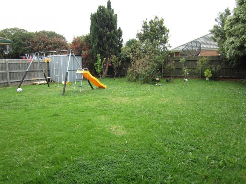 2 Henshaw Court, Narre Warren South VIC 3805