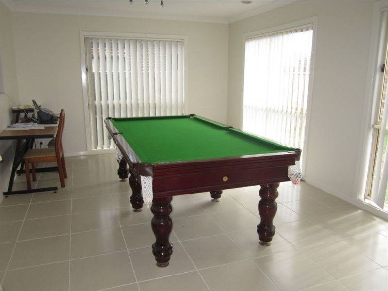 72 Mountainview Blvd, Cranbourne North VIC 3977