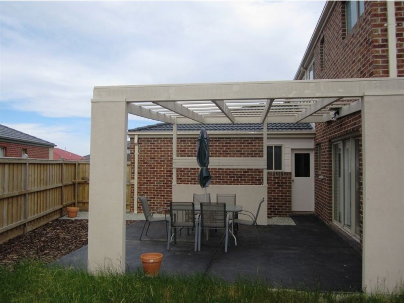 72 Mountainview Blvd, Cranbourne North VIC 3977