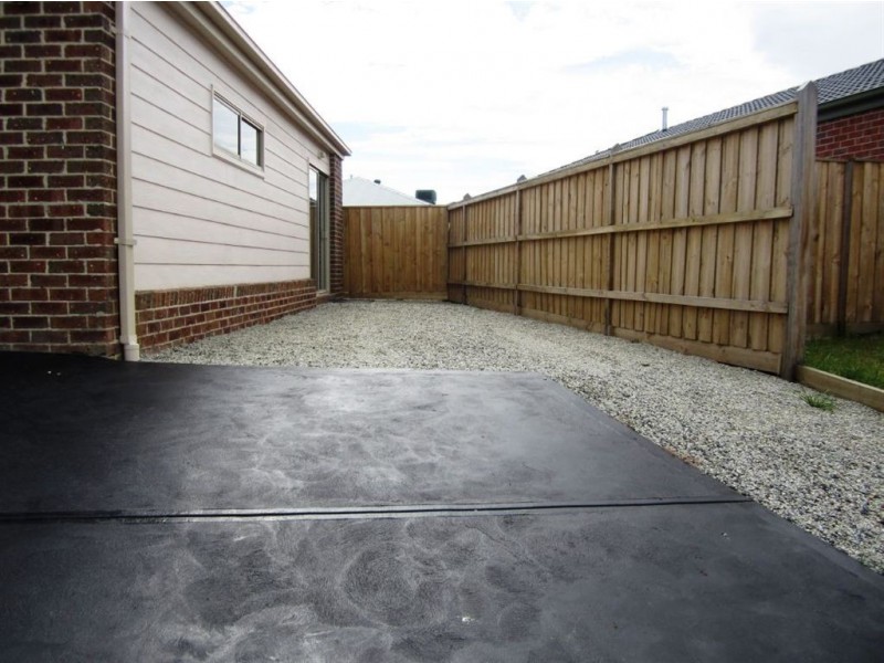 72 Mountainview Blvd, Cranbourne North VIC 3977