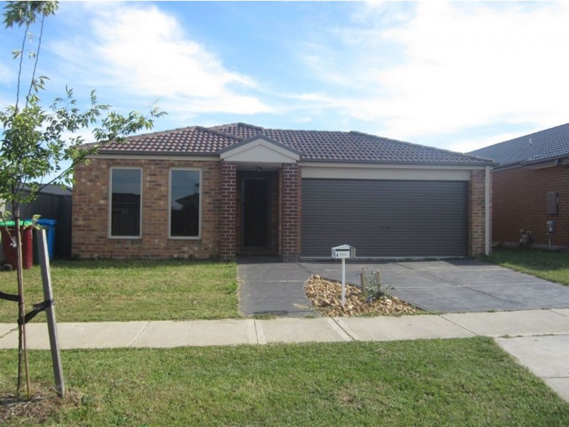 4 Monmouth Road, Cranbourne East VIC 3977