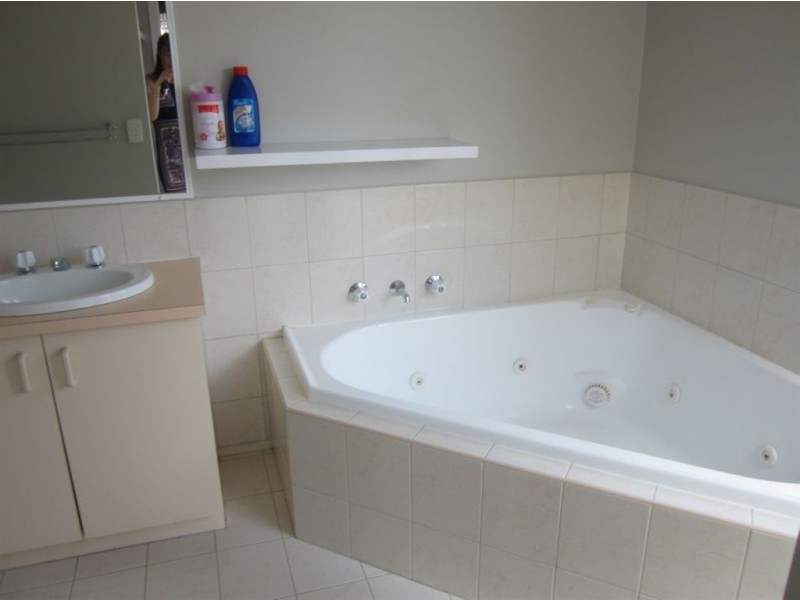 24 Baringa Park Drive, Narre Warren South VIC 3805