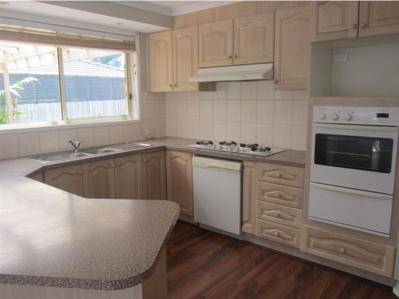 24 Baringa Park Drive, Narre Warren South VIC 3805