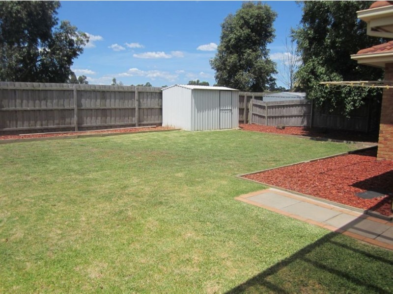 24 Baringa Park Drive, Narre Warren South VIC 3805