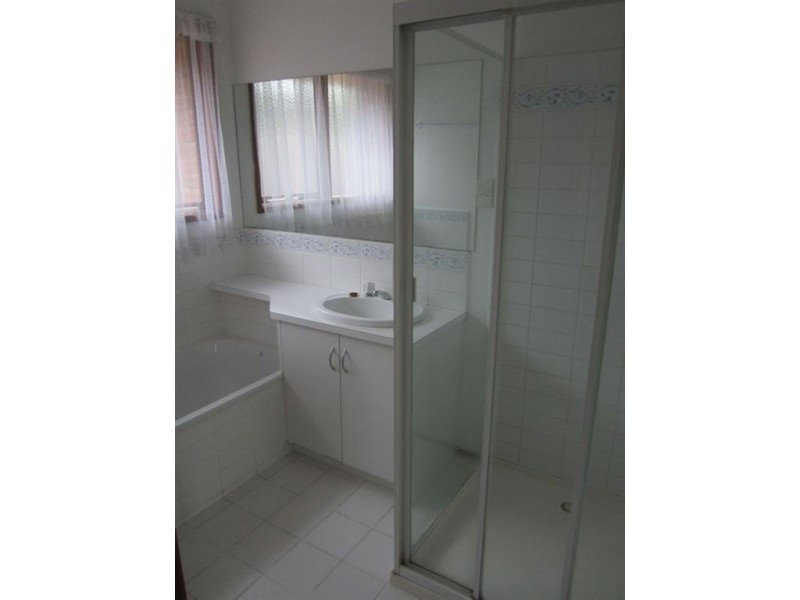 9 Dewsbury Court, Narre Warren South VIC 3805