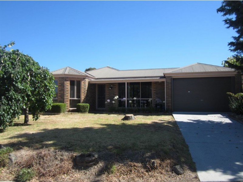 72 Strathaird Drive, Narre Warren South VIC 3805