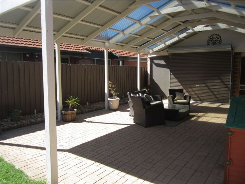 72 Strathaird Drive, Narre Warren South VIC 3805