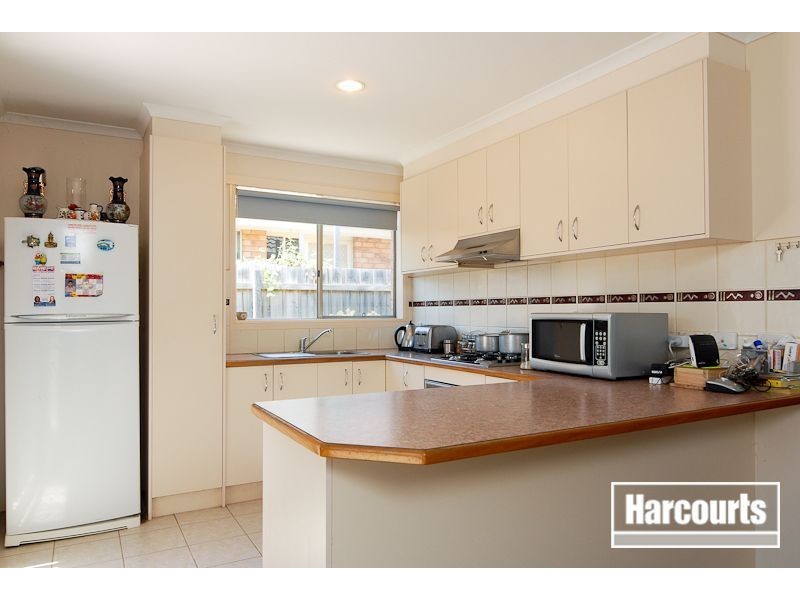 32 Oakland Drive, Hampton Park VIC 3976