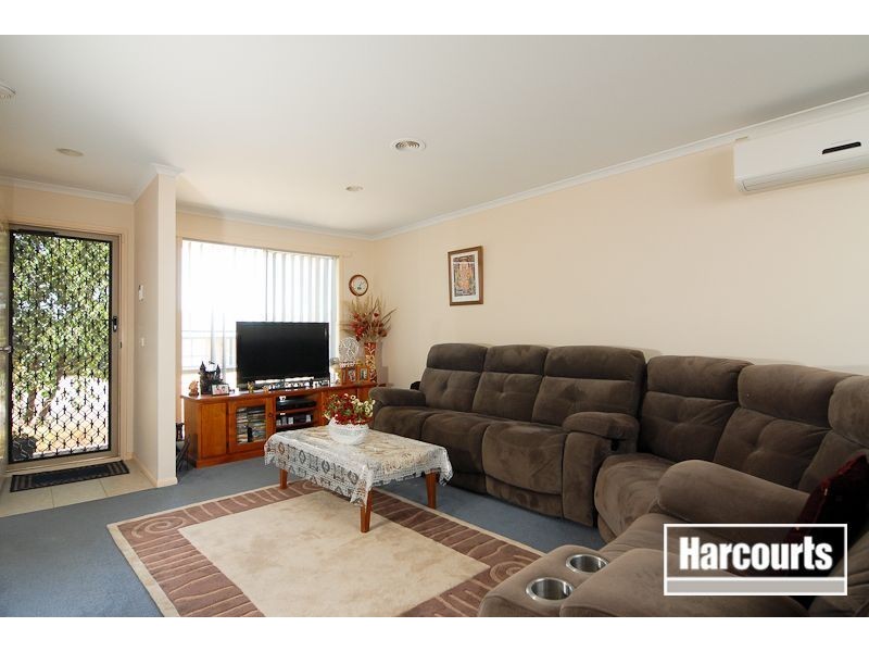 32 Oakland Drive, Hampton Park VIC 3976