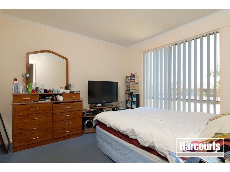 32 Oakland Drive, Hampton Park VIC 3976