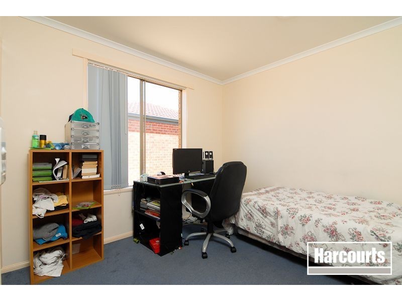 32 Oakland Drive, Hampton Park VIC 3976