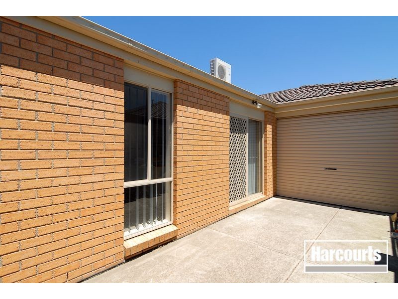 32 Oakland Drive, Hampton Park VIC 3976