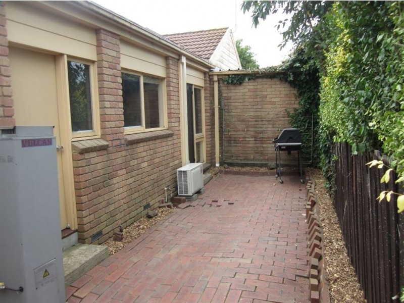 2/2 Shrives Road, Narre Warren VIC 3805