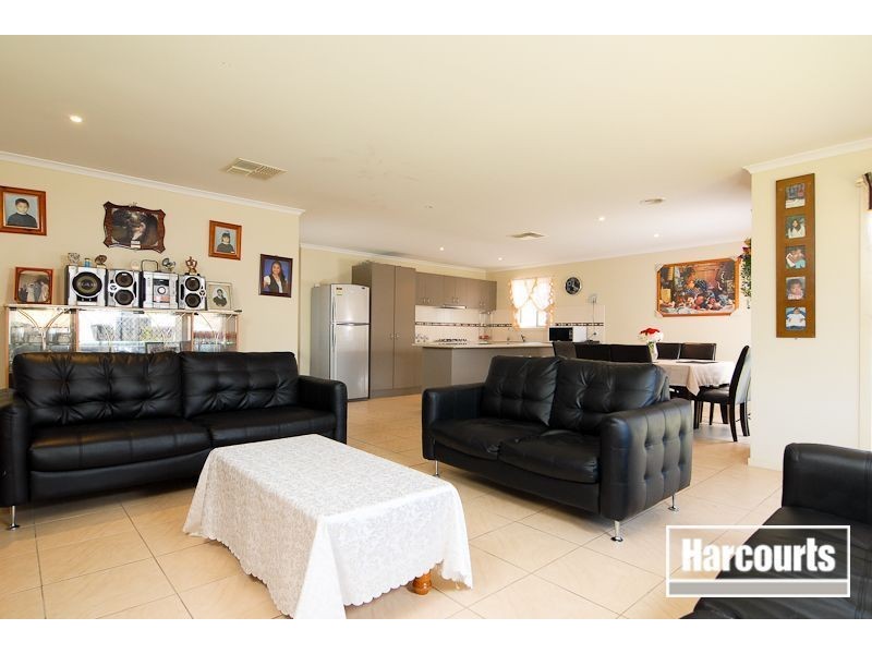 83 Golden Grove Drive, Narre Warren South VIC 3805