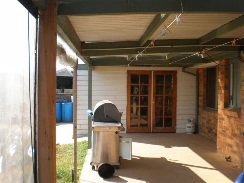 6 Cockatoo Drive, Carrum Downs VIC 3201