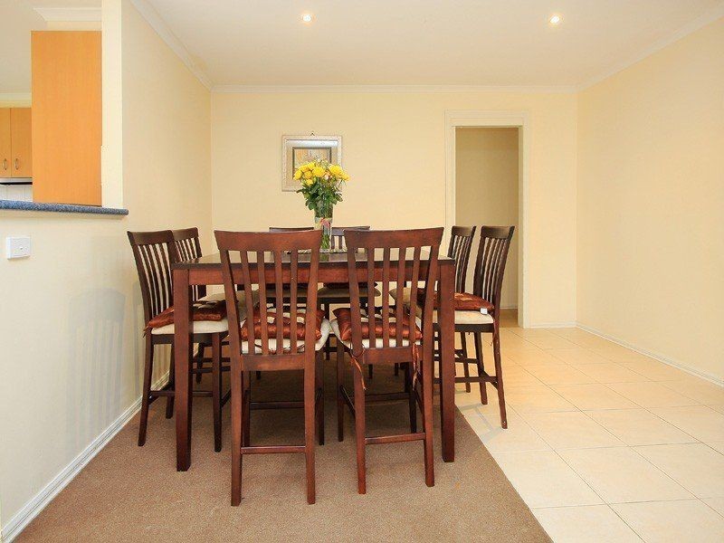 2 Windsor Grange Court, Skye VIC 3977