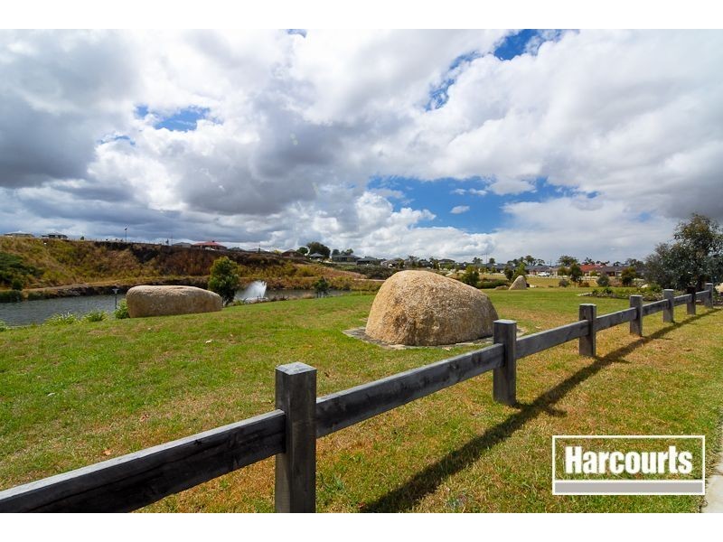 Pakenham VIC 3810