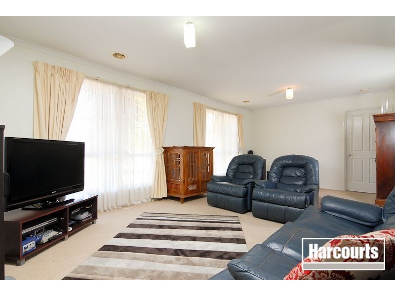 20 Chatswood Drive, Narre Warren South VIC 3805