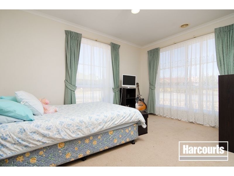 20 Chatswood Drive, Narre Warren South VIC 3805