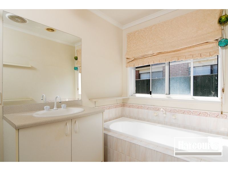 20 Chatswood Drive, Narre Warren South VIC 3805