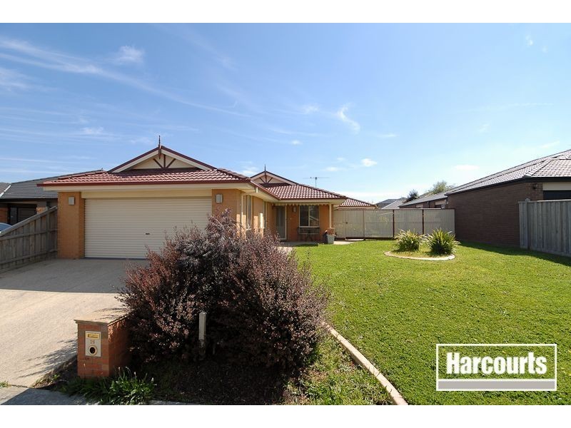 16 Meadowlands Way, Berwick VIC 3806
