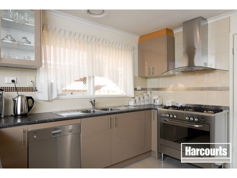 1/122 Fountain Drive, Narre Warren VIC 3805