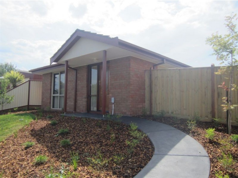 1/2 Godwin Avenue, Narre Warren VIC 3805