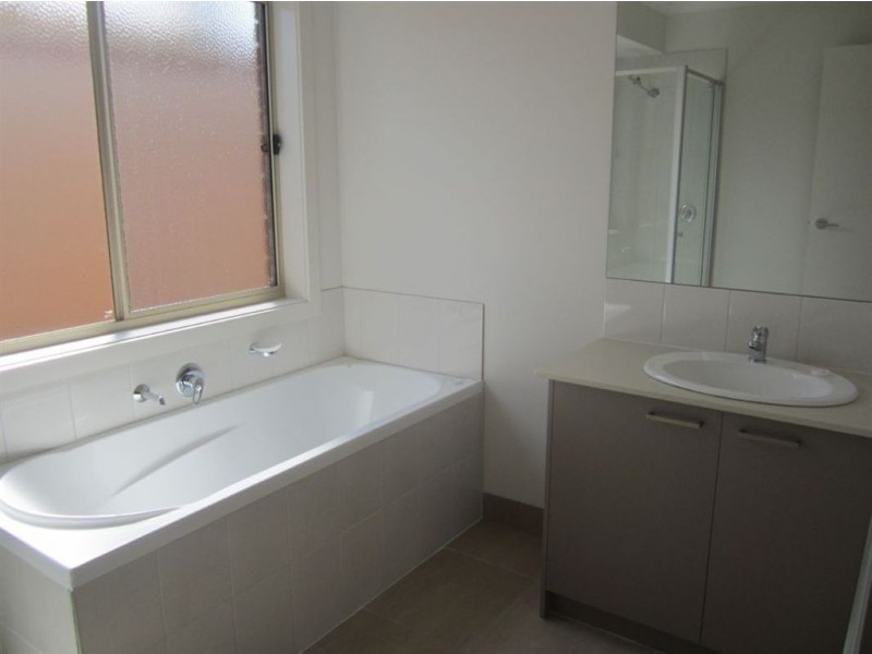 2/2 Godwin Avenue, Narre Warren VIC 3805