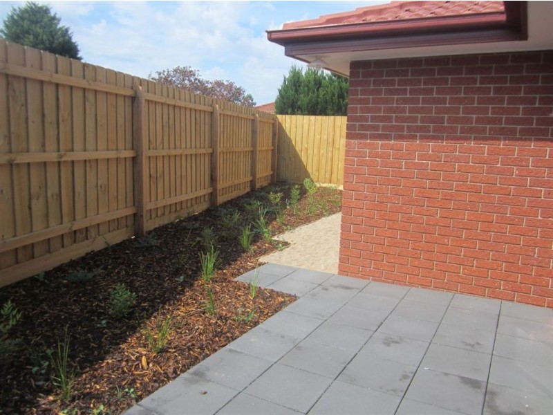 2/2 Godwin Avenue, Narre Warren VIC 3805