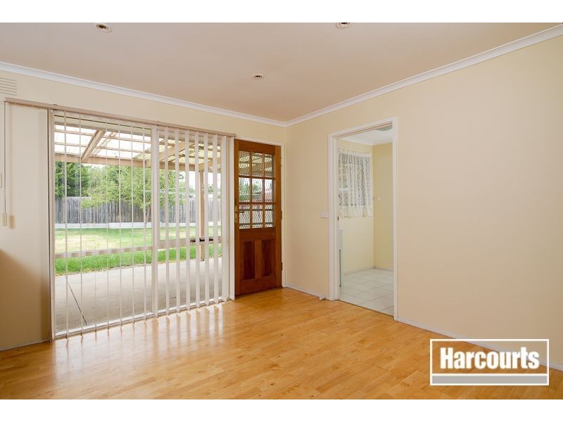 121 Endeavour Drive, Cranbourne North VIC 3977