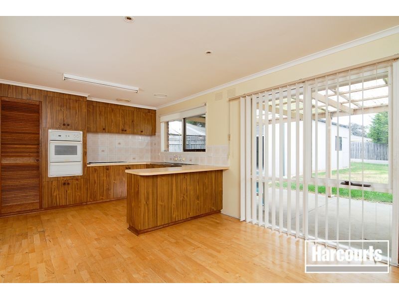 121 Endeavour Drive, Cranbourne North VIC 3977