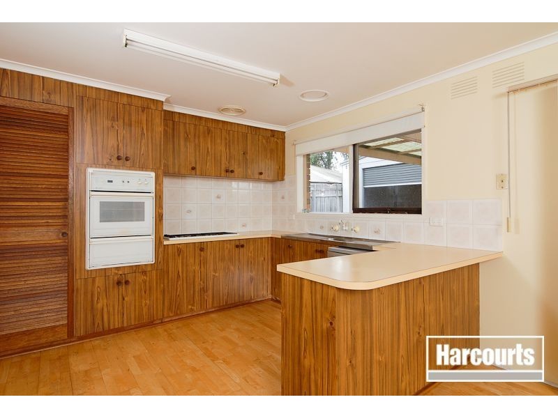 121 Endeavour Drive, Cranbourne North VIC 3977