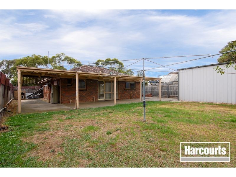 121 Endeavour Drive, Cranbourne North VIC 3977