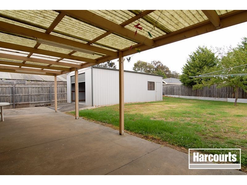 121 Endeavour Drive, Cranbourne North VIC 3977