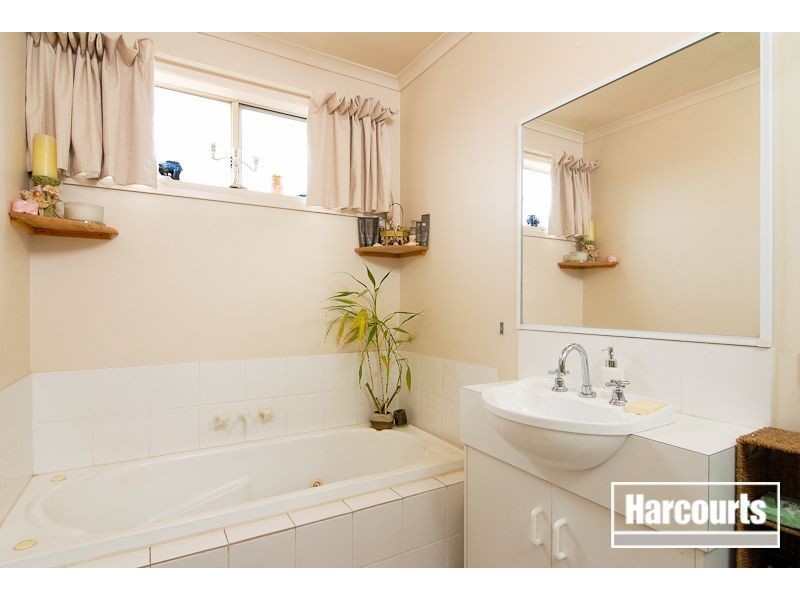 16 Lexton Street, Narre Warren South VIC 3805