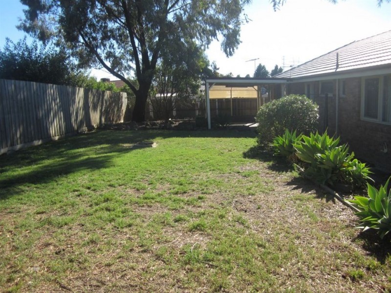 15 Marjoram Close, Hallam VIC 3803