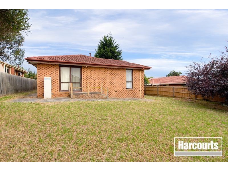 11 Mildura Crescent, Endeavour Hills VIC 3802