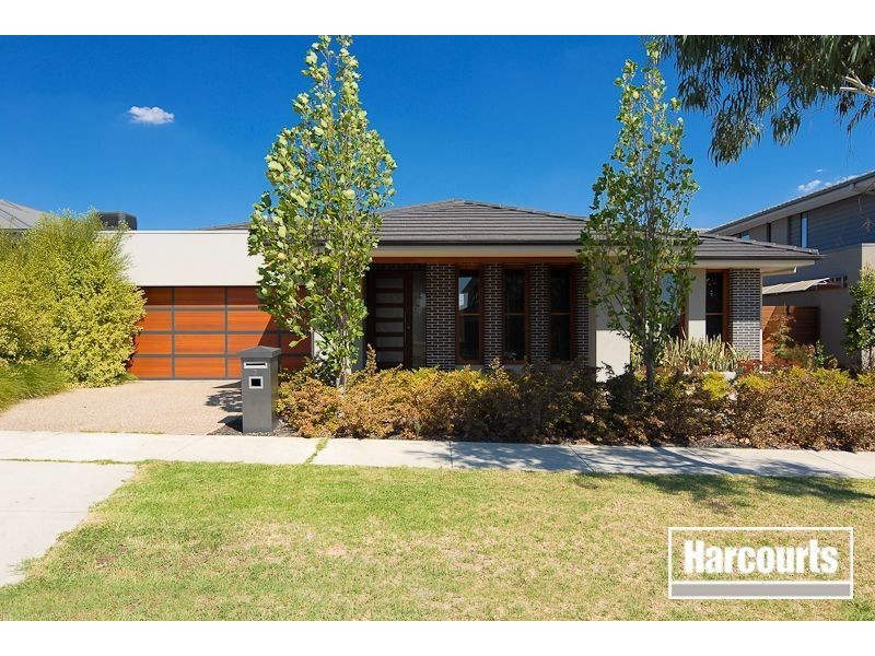7 Nature Circuit, Cranbourne North VIC 3977