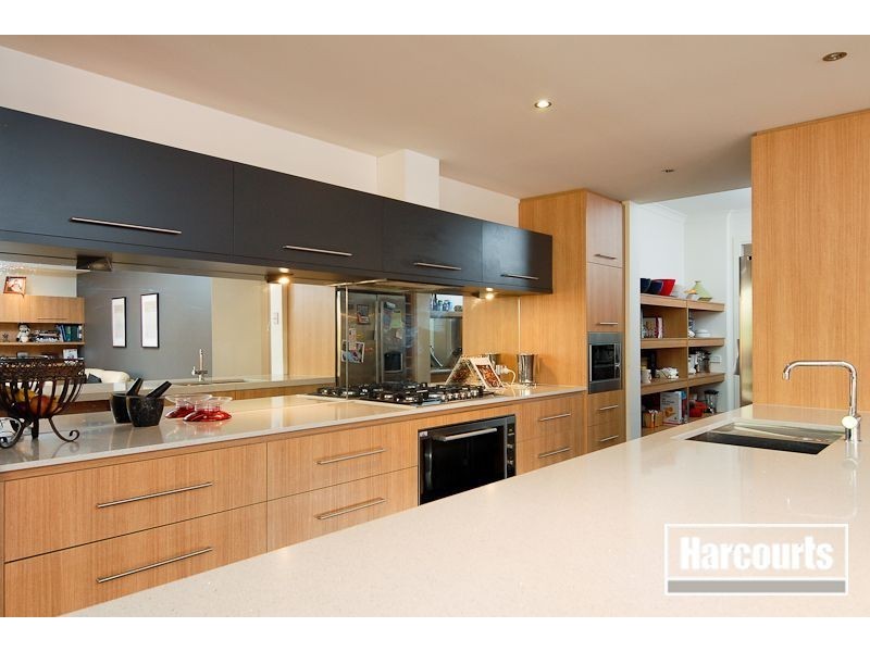 7 Nature Circuit, Cranbourne North VIC 3977