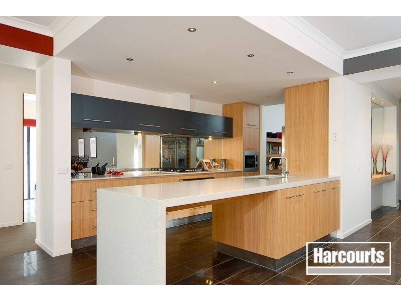 7 Nature Circuit, Cranbourne North VIC 3977