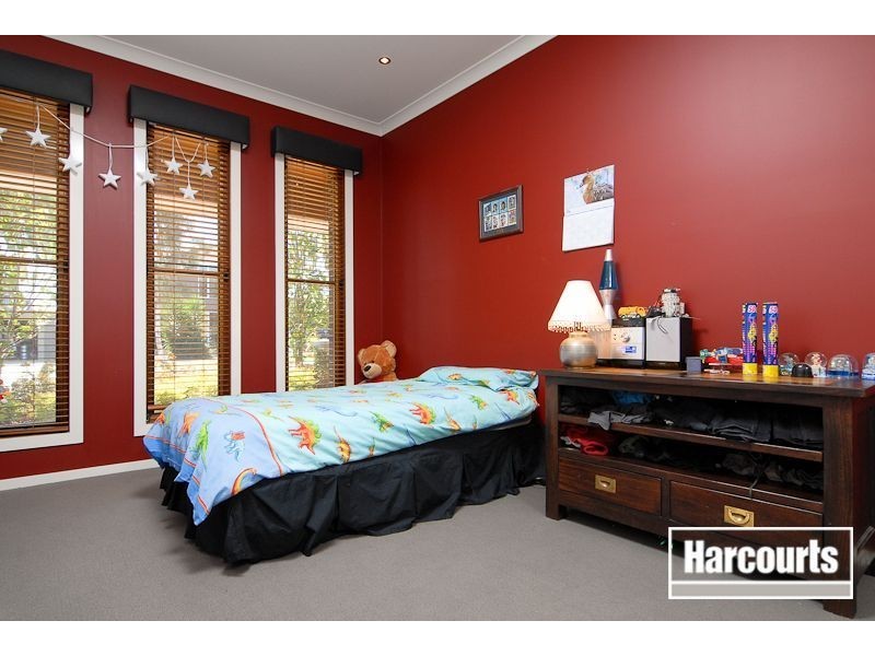 7 Nature Circuit, Cranbourne North VIC 3977