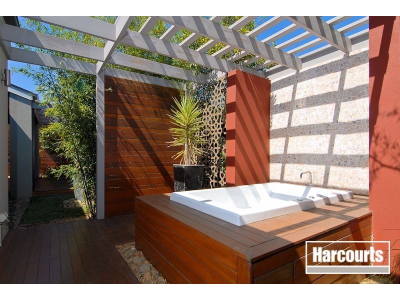 7 Nature Circuit, Cranbourne North VIC 3977